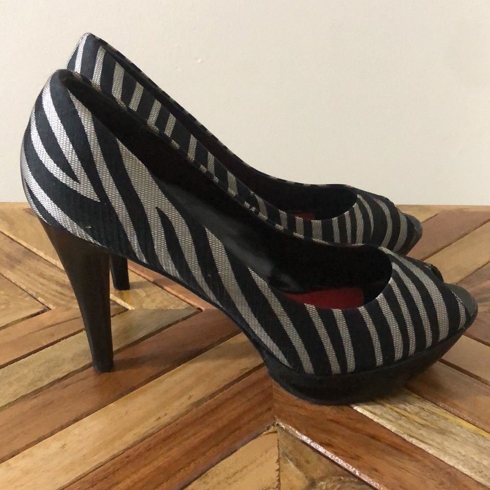 Moda Heels - Picture 3 of 5
